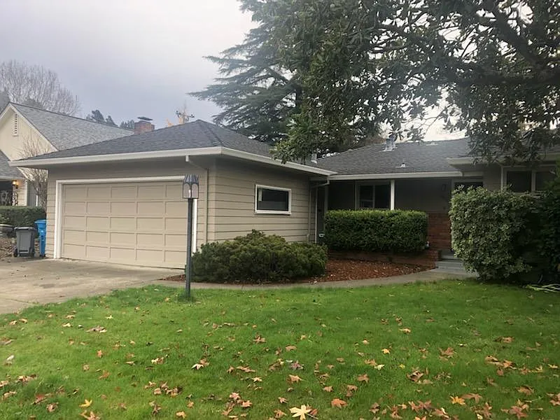 2406 Mendota Way photo 1