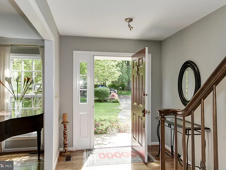 13 Avalon Ct — Photo 3