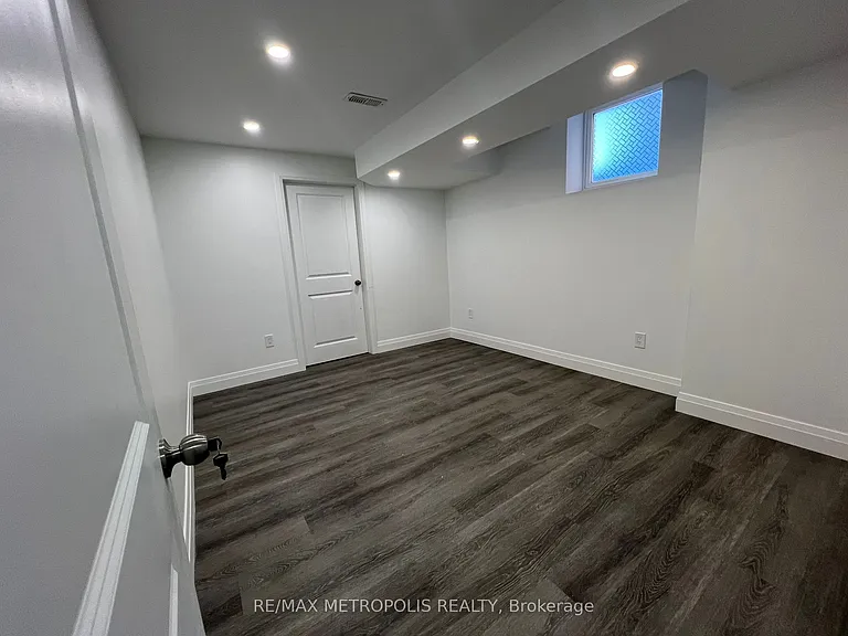 126 Frank Kelly Dr #BASEMENT — Photo 7