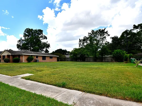 5630 Cartagena St, Houston, TX 77035