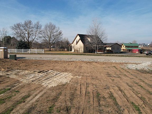 3rd image of 2 Ruth Ln