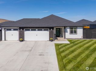 909 5th Ave NE, Ephrata, WA 98823