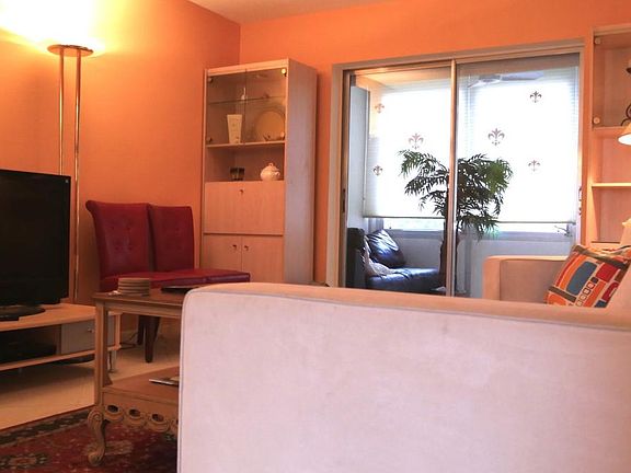 3rd image of 2300 NE 1st Ln APT 204