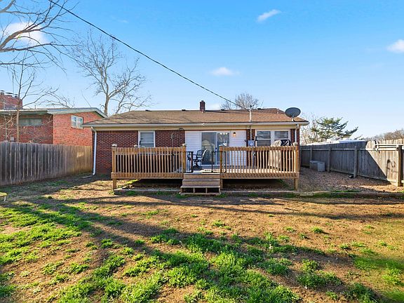 4th image of 1004 Inverness Dr