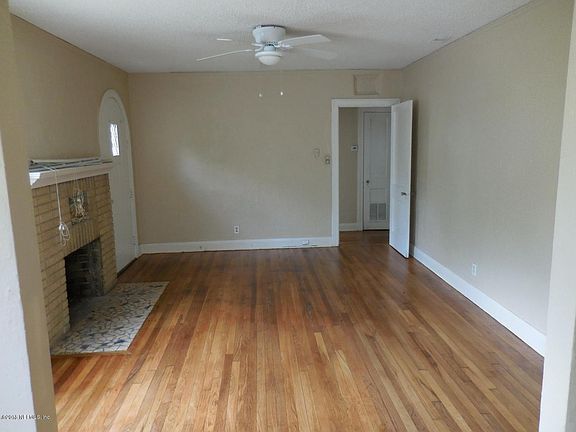 4th image of 322 W 46th St