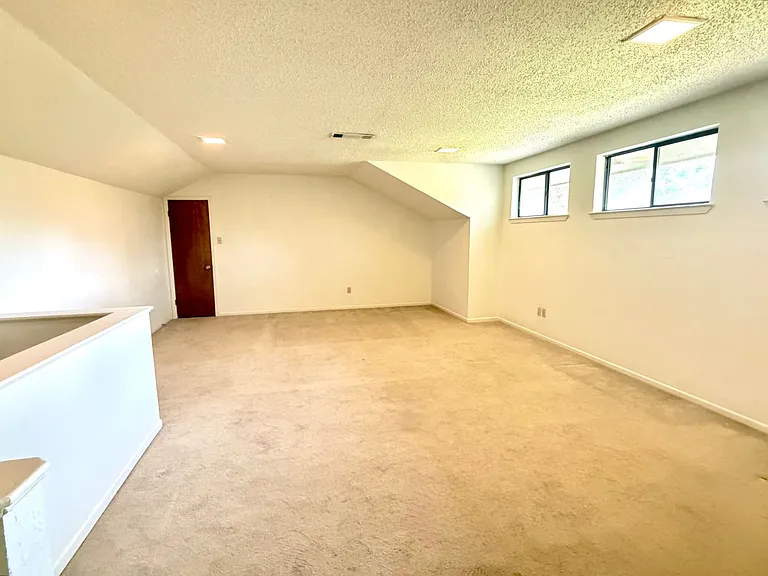 108 Stone Canyon Ct — Photo 11