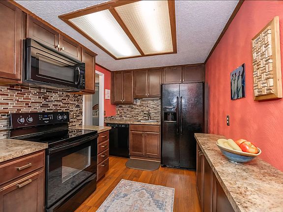 2nd image of 5063 Foxwood Pl Unit 5063