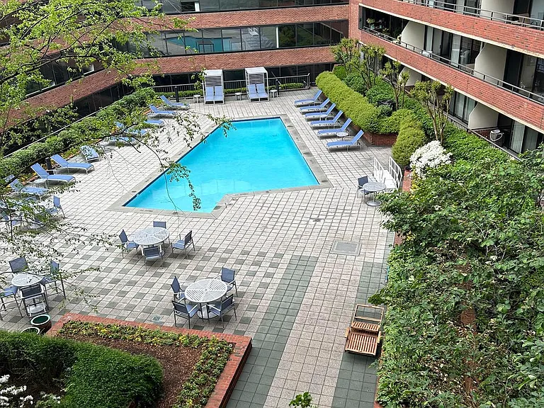 2555 Pennsylvania Ave NW #409 — Photo 20