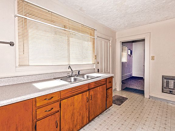 5th image of 1001 Buffalo St