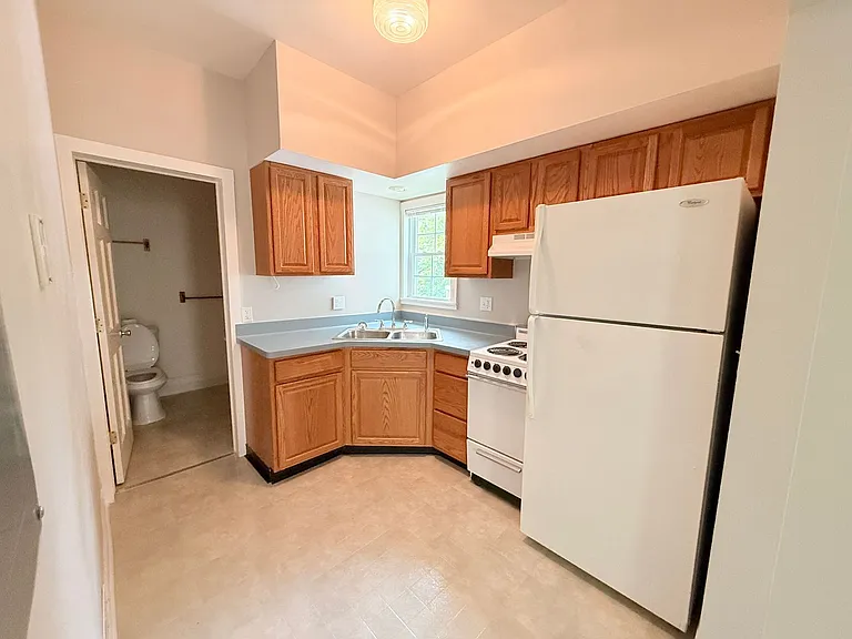 315 W Trail St — Photo 2