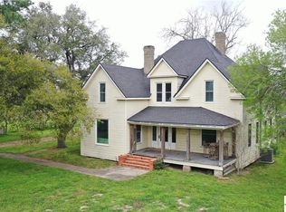 2690 Loop 521, Edna, TX 77957