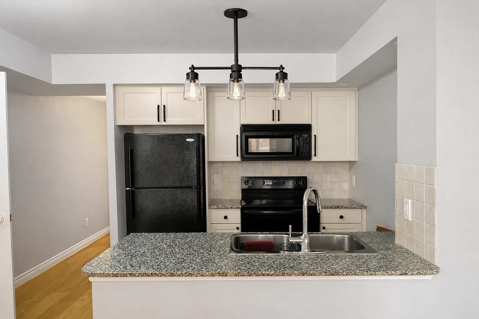 1 bed, 708 sqft, $2,575 — Photo 3