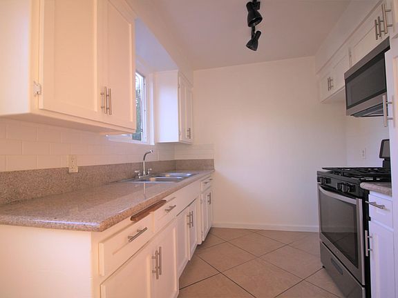 4th image of 326 N Macneil St #B