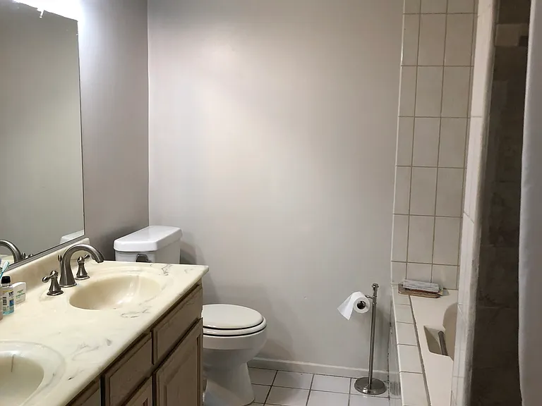 2204 S Bentley Ave #301 — Photo 18