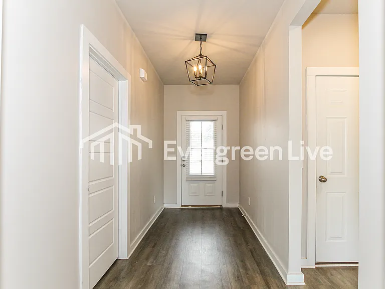 156 Wolf Ln — Photo 2