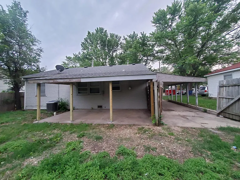 7214 E Castle Dr — Photo 10
