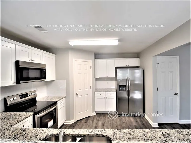 2530 Mayfair Dr — Photo 5