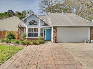392 Canterbury Cir NW, Fort Walton Beach, FL 32548