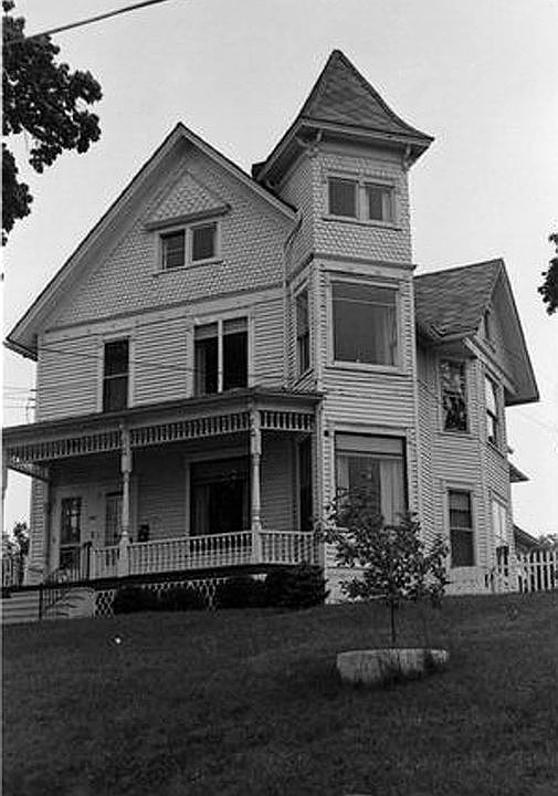 1st image of 327 S Parker Dr