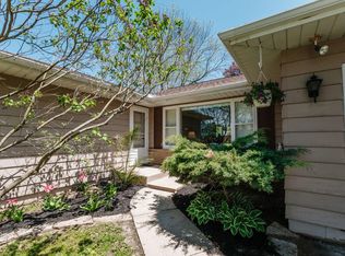 7664 N Seneca Rd, Fox Pt, WI 53217