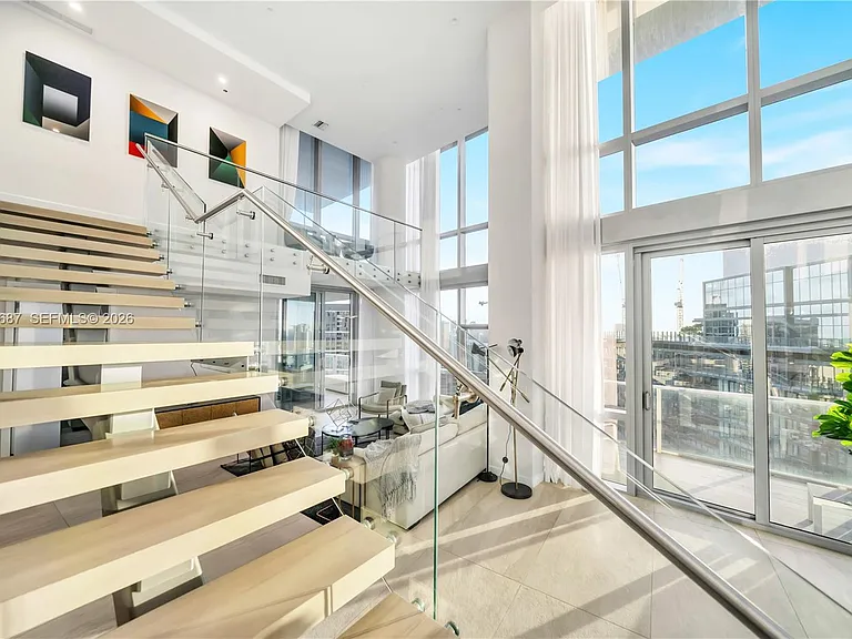 851 NE 1st Ave #Penthouse 4612 — Photo 3