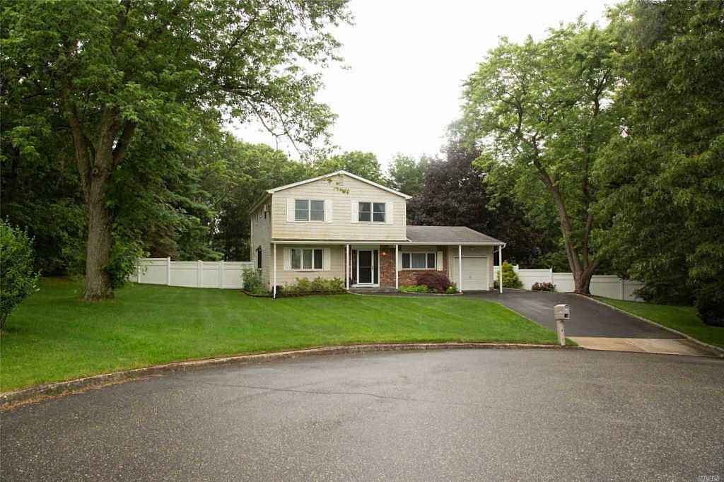 8 Russell Ct, Medford, NY 11763 Zillow