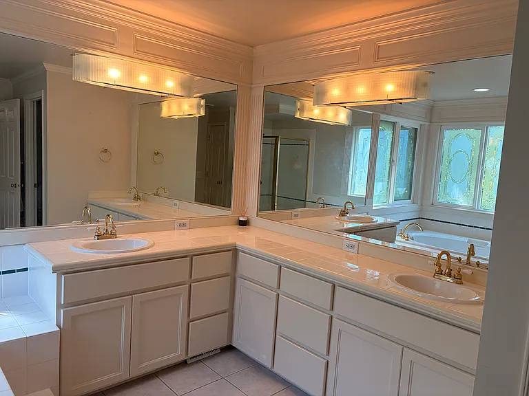 21203 SE 34th St — Photo 24