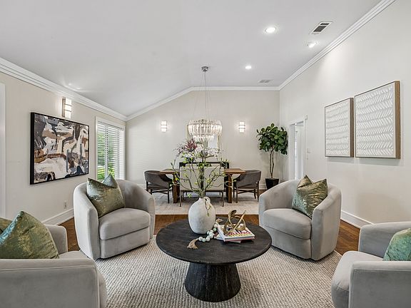 4th image of 7635 Tanglecrest Dr