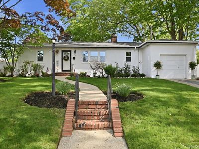 241 Commonwealth Avenue, Massapequa, NY, 11758