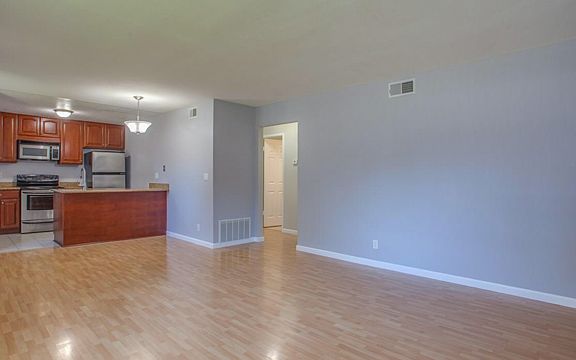 3rd image of 34848 Starling Dr