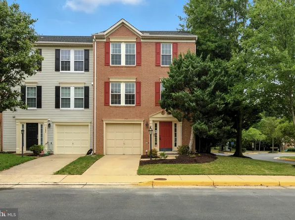 7495 Gadsby Sq, Alexandria, VA 22315