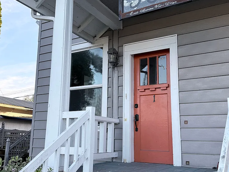 906 E Marine View Dr #1 — Photo 1