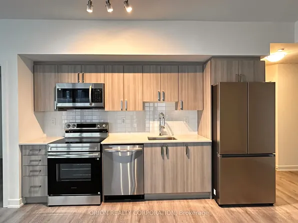 1010 Sandy Beach Rd #214, Pickering, ON L1W 3X5