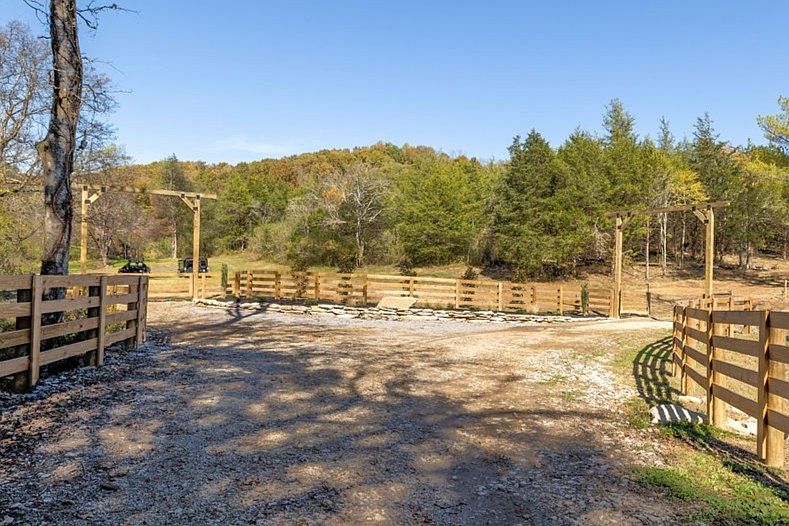 1st image of 501 Tallent Rd