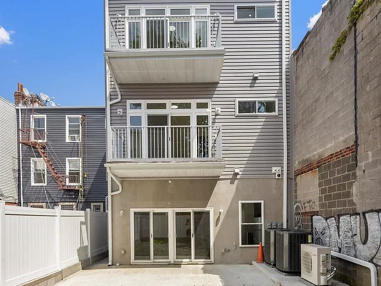 153 New York Ave #1 — Photo 24