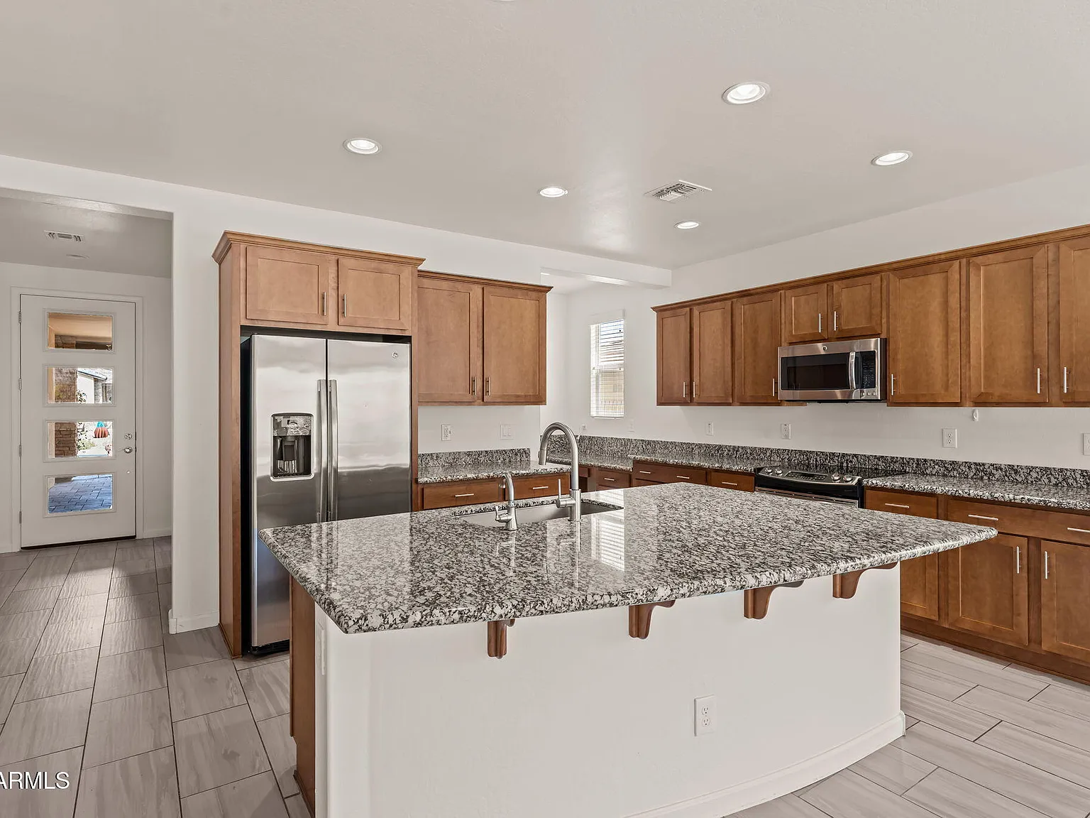 2 bed, 2.0 bath, 1570 sqft, $2,000 — Photo 2
