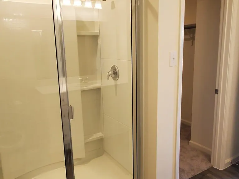 412 Forest St — Photo 12