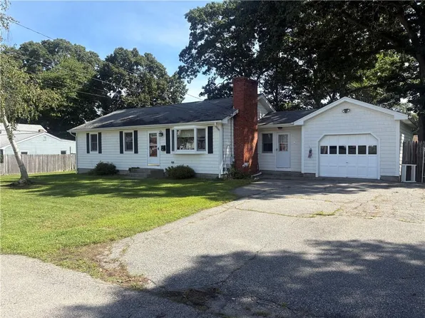12 Greenway Dr, Bristol, RI 02809