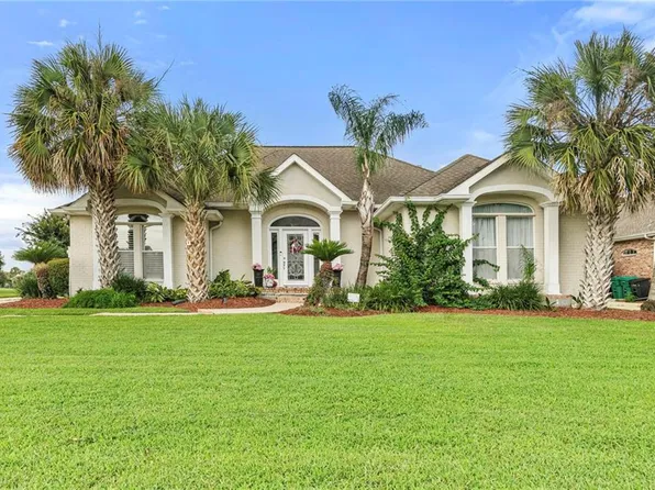 3913 Lake Providence Dr, Harvey, LA 70058