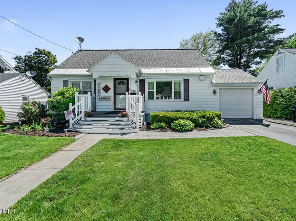 1825 Van Cortland Street, Schenectady, NY 12303