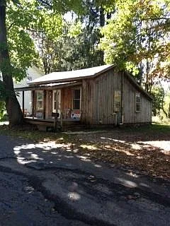 100 Gibson Ln photo 1