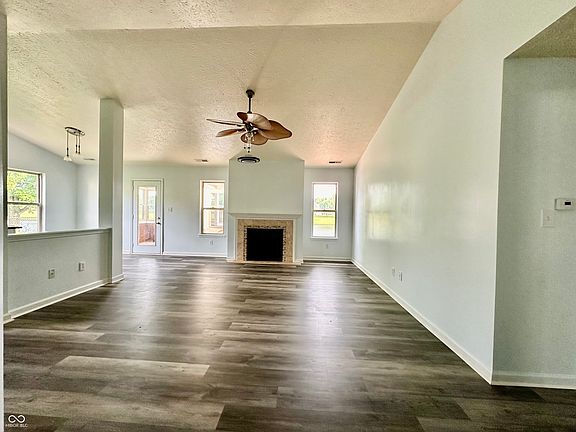4th image of 1129 Beal Ct