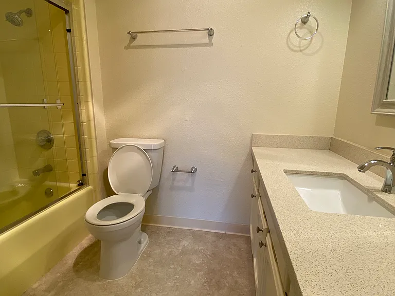 907 Bosworth St #4 — Photo 9