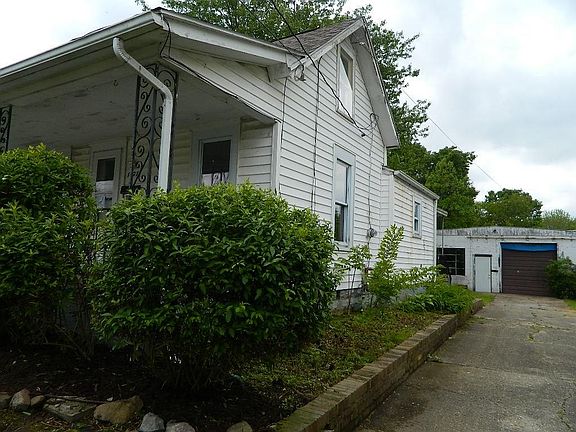 2nd image of 1727 S Belmont Ave