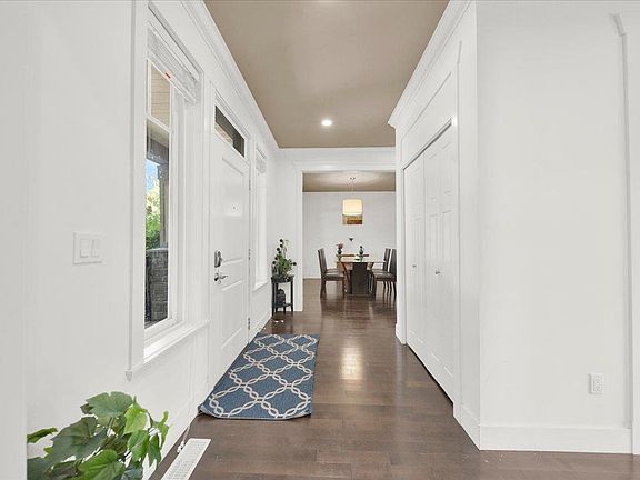 4th image of 7032 195a St