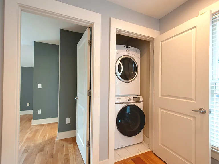 homes comes equipped with washer and dryer