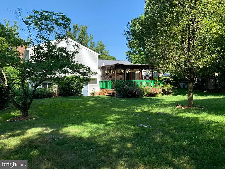 20328 Watkins Meadow Dr — Photo 26
