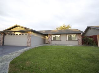 324 Pecan Dr, Ripon, CA 95366