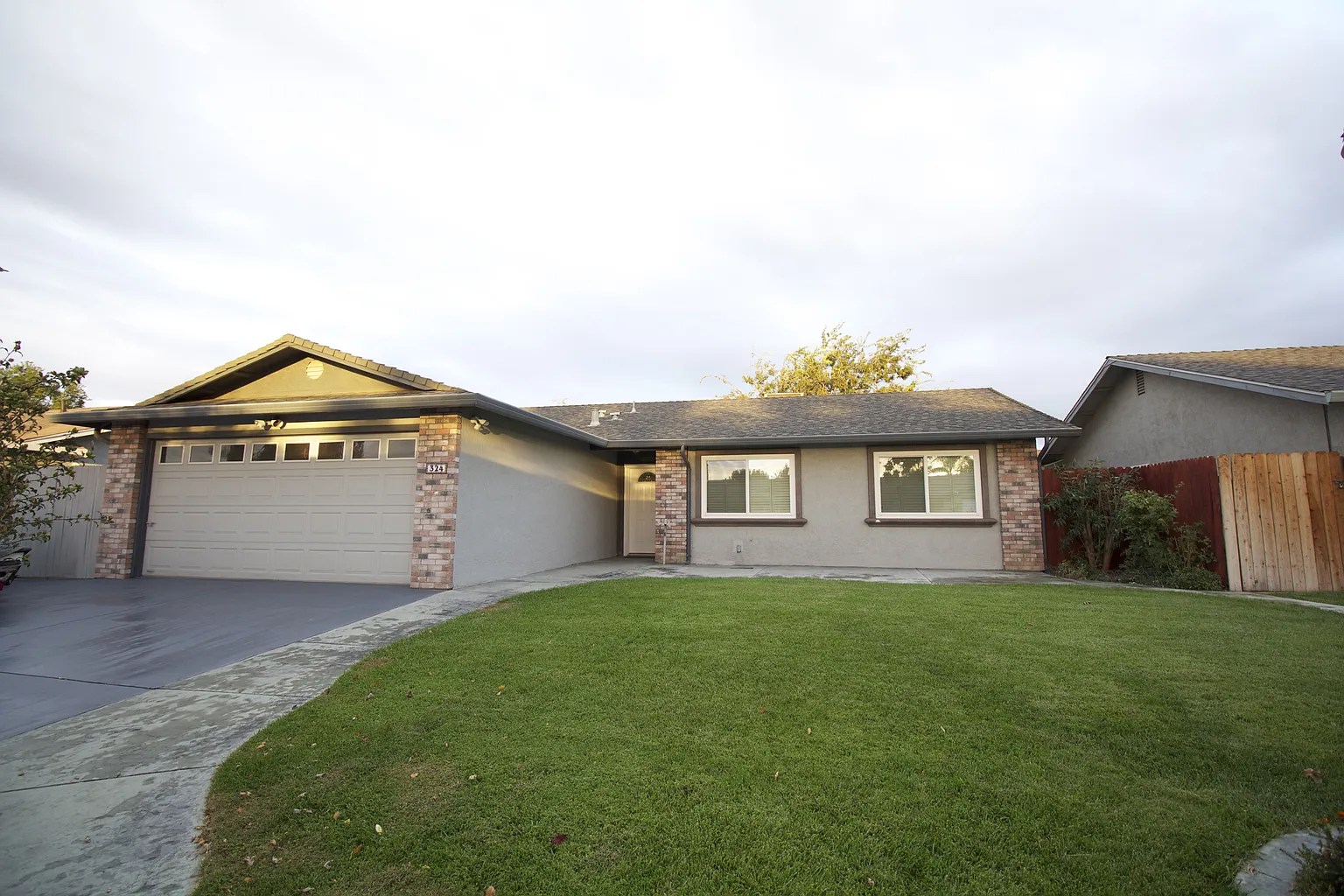 324 Pecan Dr photo 1