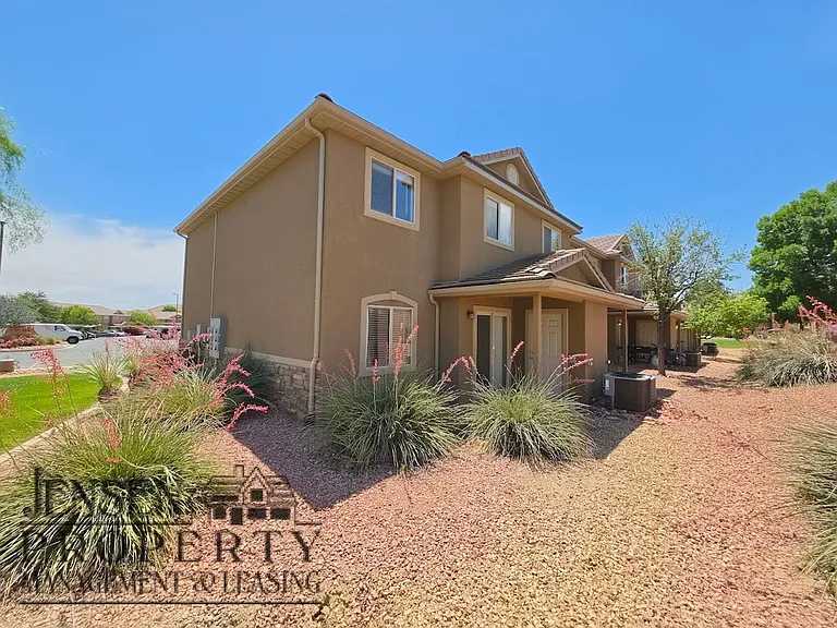 3155 S Hidden Valley Dr #105 — Photo 2